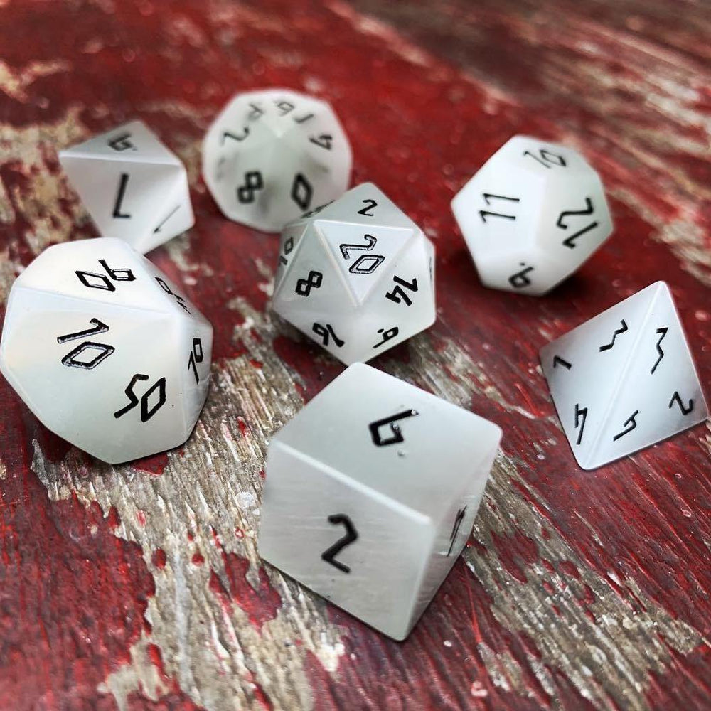 Gemstone Dice: Clear Cat's Eye